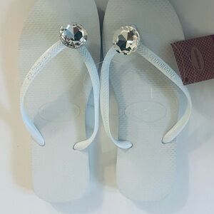 Havaianas White Crystal Embellished Flip Flops | Size 7/8 | New With Tags